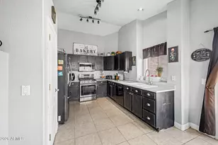 194 W Shannon St, Gilbert, AZ 85233 - Photo 5