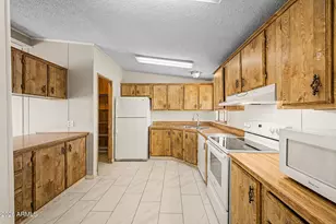 8601 N 103rd Ave, Peoria, AZ 85345 - Photo 9