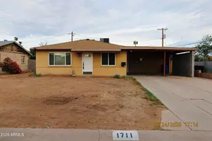 1711 N 33rd Pl, Phoenix, AZ 85008 - Photo 1