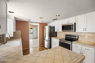 13827 N Medinan Dr, Phoenix, AZ 85022 - Photo 9
