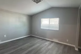 8601 N 71st Ave, Glendale, AZ 85301 - Photo 15