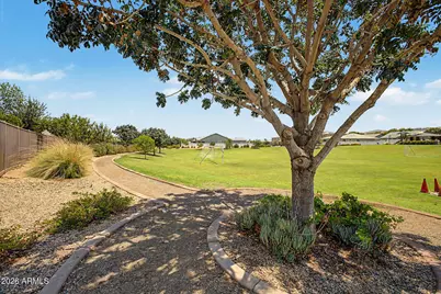 6325 S 24th Place, Phoenix, AZ 85042 - Photo 39
