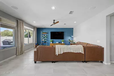 6325 S 24th Place, Phoenix, AZ 85042 - Photo 7