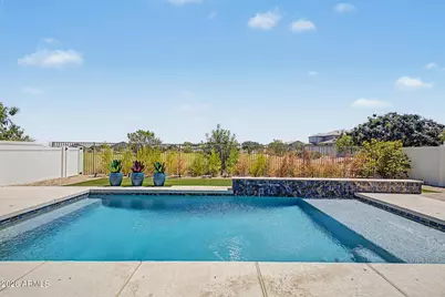 6325 S 24th Place, Phoenix, AZ 85042 - Photo 1