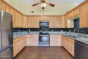 10859 W Cochero Ct, Casa Grande, AZ 85194 - Photo 3