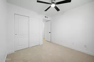 5027 E Vaughn Dr, Phoenix, AZ 85044 - Photo 21