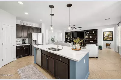 14398 W Almeria Road, Goodyear, AZ 85395 - Photo 11