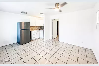 3636 E Verde Lane #05, Phoenix, AZ 85018 - Photo 3
