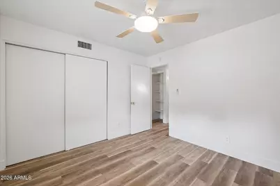 12023 N 27th Place, Phoenix, AZ 85028 - Photo 17