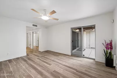 12023 N 27th Place, Phoenix, AZ 85028 - Photo 9