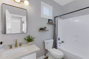 8771 W Windsor Dr, Peoria, AZ 85381 - Photo 13