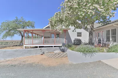 102 Crestview Road, Holbrook, AZ 86025 - Photo 5