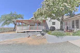 102 Crestview Rd, Holbrook, AZ 86025 - Photo 5