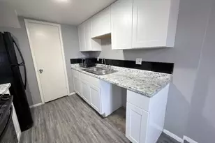 3326 W Las Palmaritas Dr, Phoenix, AZ 85051 - Photo 3