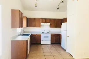 8776 W Cherry Hills Dr, Peoria, AZ 85345 - Photo 5
