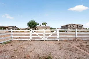 275 E Desert Holly Dr, San Tan Valley, AZ 85143 - Photo 67