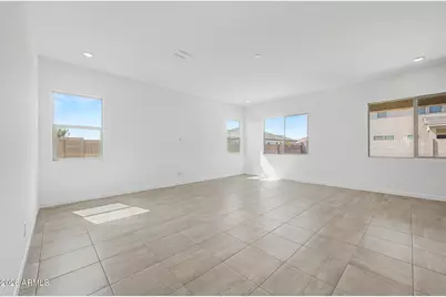 356 W Floyd Drive, San Tan Valley, AZ 85140 - Photo 5