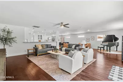 4330 E Devonshire Avenue, Phoenix, AZ 85018 - Photo 3