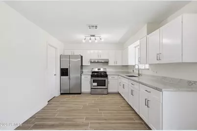2031 N 55th Avenue, Phoenix, AZ 85035 - Photo 11