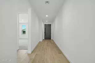 7945 W Loma Ln, Peoria, AZ 85345 - Photo 5
