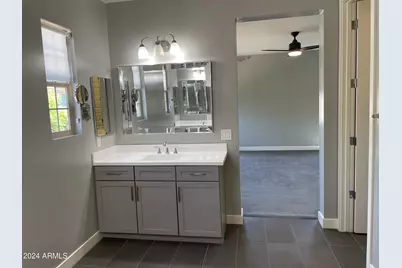 4624 E Vista Bonita Drive, Phoenix, AZ 85050 - Photo 23