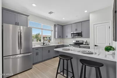2601 E Clarendon Avenue #4, Phoenix, AZ 85016 - Photo 5