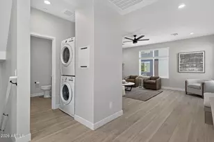 2601 E Clarendon Ave, Phoenix, AZ 85016 - Photo 15