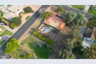 619 E Leah Lane, Gilbert, AZ 85234 - Photo 9