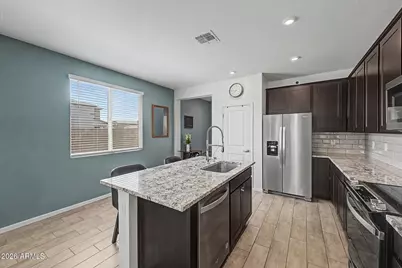 17308 W Daley Lane, Surprise, AZ 85387 - Photo 5