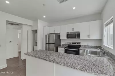 622 N 9th Avenue #303, Phoenix, AZ 85007 - Photo 9