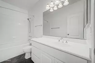 1411 E Orangewood Ave, Phoenix, AZ 85020 - Photo 17