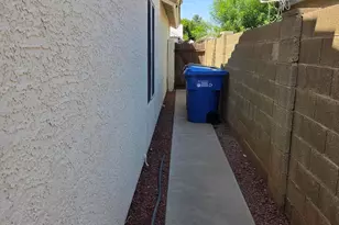 2925 E Blackhawk Dr, Phoenix, AZ 85050 - Photo 19