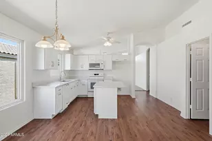 972 E Constitution Dr, Chandler, AZ 85225 - Photo 15