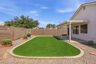 972 E Constitution Dr, Chandler, AZ 85225 - Photo 35