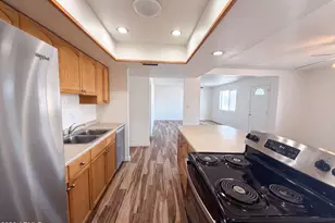 10215 N 36th Ave, Phoenix, AZ 85051 - Photo 13
