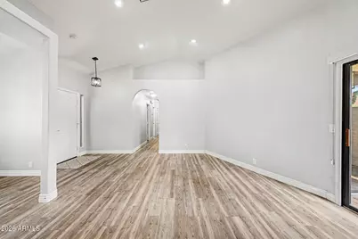 4407 E Amberwood Drive, Phoenix, AZ 85048 - Photo 9