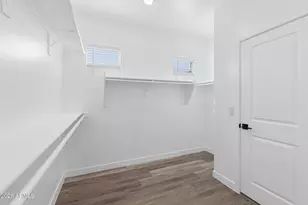 10220 N 49th Ave, Glendale, AZ 85302 - Photo 35