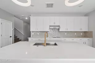 10220 N 49th Ave, Glendale, AZ 85302 - Photo 9