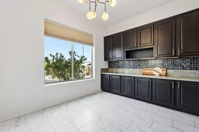 2402 E Everglade Court, Chandler, AZ 85249 - Photo 9