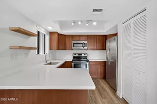 3635 N 37th St, Phoenix, AZ 85018 - Photo 1