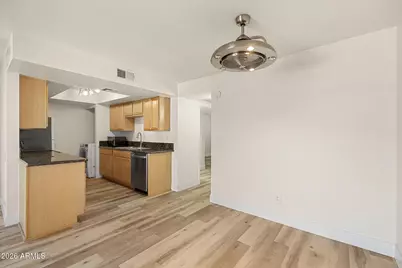 740 W Elm Street #207, Phoenix, AZ 85013 - Photo 9