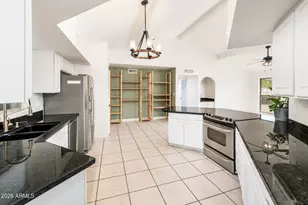 11847 N Bancroft Dr, Phoenix, AZ 85028 - Photo 13