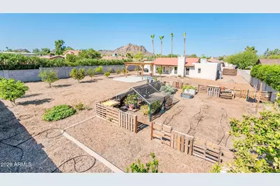 11847 N Bancroft Drive, Phoenix, AZ 85028 - Photo 25