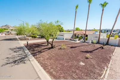 11847 N Bancroft Drive, Phoenix, AZ 85028 - Photo 31