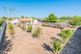 11847 N Bancroft Dr, Phoenix, AZ 85028 - Photo 3