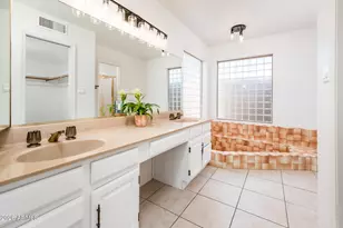 11847 N Bancroft Dr, Phoenix, AZ 85028 - Photo 15