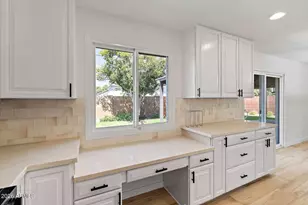 7608 N 18th Ave, Phoenix, AZ 85021 - Photo 11