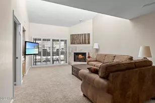 8651 E Royal Palm Rd, Scottsdale, AZ 85258 - Photo 11