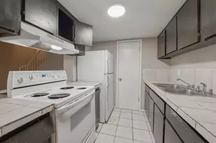 3955 W Wonderview Rd, Phoenix, AZ 85019 - Photo 7