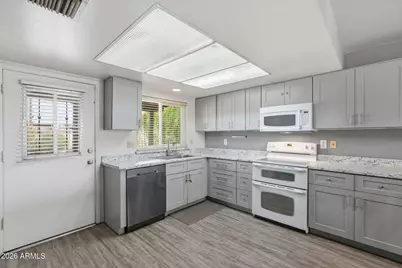 6327 N 34th Lane, Phoenix, AZ 85017 - Photo 7